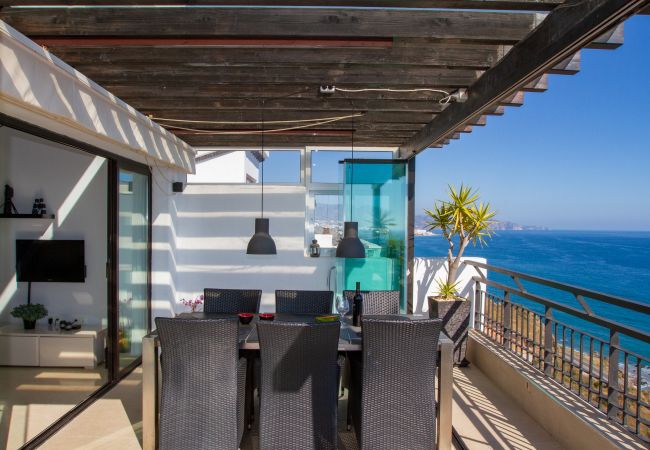 Apartamento en Torrox Costa -  Ático Calaceite Blanco | Relax con Vistas al Mar de 180° cerca de Nerja Apartamento en Torrox Costa -  Ático Calaceite Blanco | Relax con Vistas al Mar de 180° cerca de Nerja