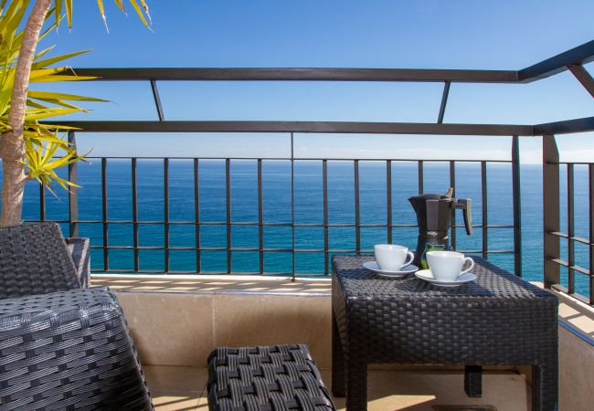 Apartamento en Torrox Costa -  Ático Calaceite Blanco | Relax con Vistas al Mar de 180° cerca de Nerja Apartamento en Torrox Costa -  Ático Calaceite Blanco | Relax con Vistas al Mar de 180° cerca de Nerja