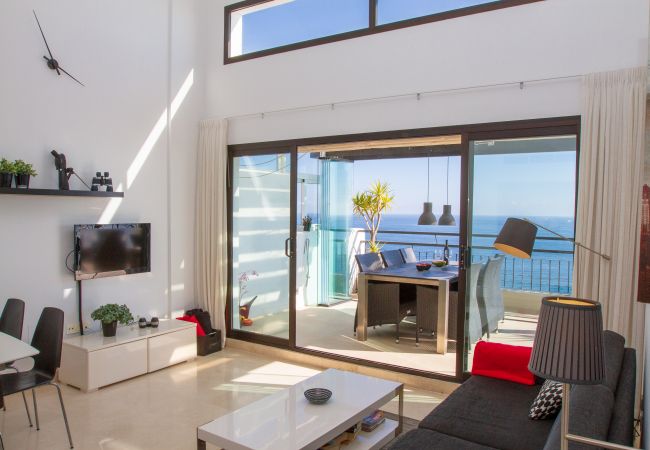 Apartamento en Torrox Costa -  Ático Calaceite Blanco | Relax con Vistas al Mar de 180° cerca de Nerja Apartamento en Torrox Costa -  Ático Calaceite Blanco | Relax con Vistas al Mar de 180° cerca de Nerja