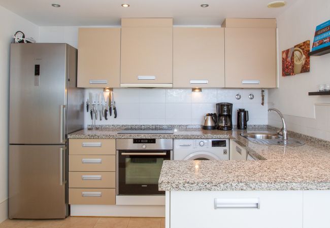 Apartamento en Torrox Costa -  Ático Calaceite Blanco | Relax con Vistas al Mar de 180° cerca de Nerja Apartamento en Torrox Costa -  Ático Calaceite Blanco | Relax con Vistas al Mar de 180° cerca de Nerja