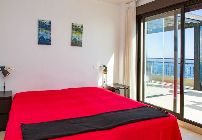 Apartamento en Torrox Costa -  Ático Calaceite Blanco | Relax con Vistas al Mar de 180° cerca de Nerja Apartamento en Torrox Costa -  Ático Calaceite Blanco | Relax con Vistas al Mar de 180° cerca de Nerja