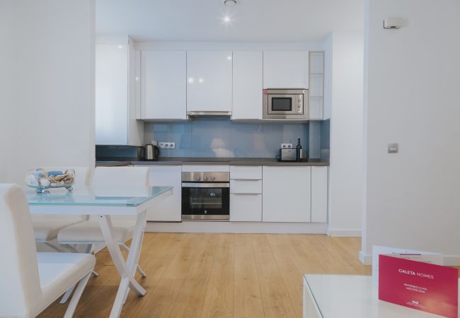 Apartamento en Málaga - Pompidou Superior 3B Apartamento en Málaga - Pompidou Superior 3B