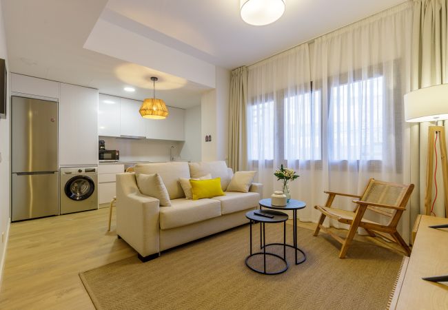 Apartamento en Málaga - Miramar Apartment with Shared Pool