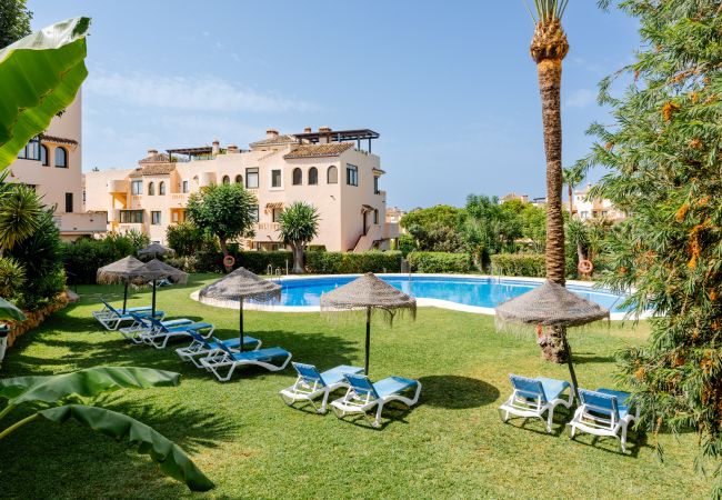 Apartamento en Marbella - El Manantial Elviria – Amplio apartamento con vistas al mar y gran terraza