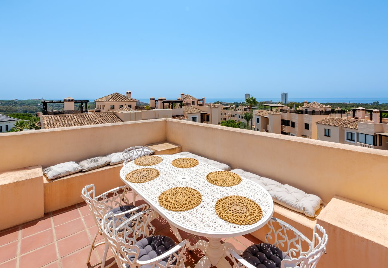 Apartamento en Marbella - El Manantial Elviria – Amplio apartamento con vistas al mar y gran terraza