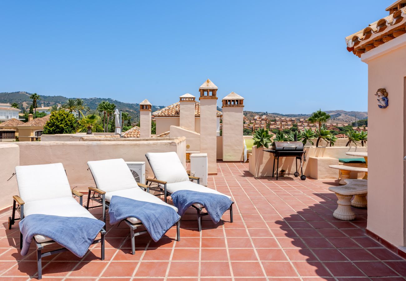 Apartamento en Marbella - El Manantial Elviria – Amplio apartamento con vistas al mar y gran terraza