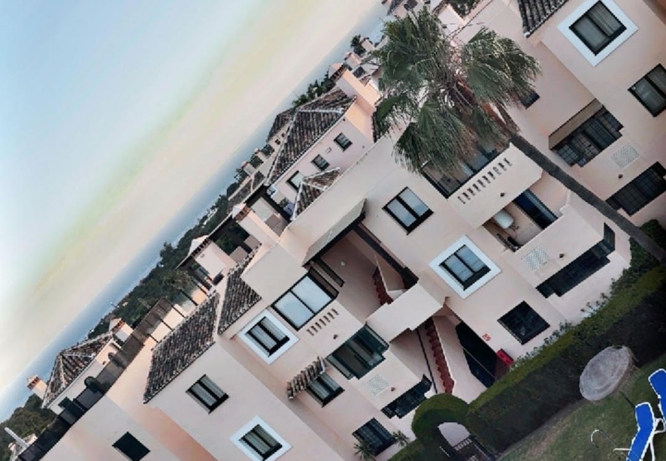 Apartamento en Marbella - El Manantial Elviria – Amplio apartamento con vistas al mar y gran terraza