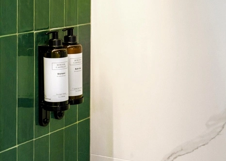 Baño con amenities premium