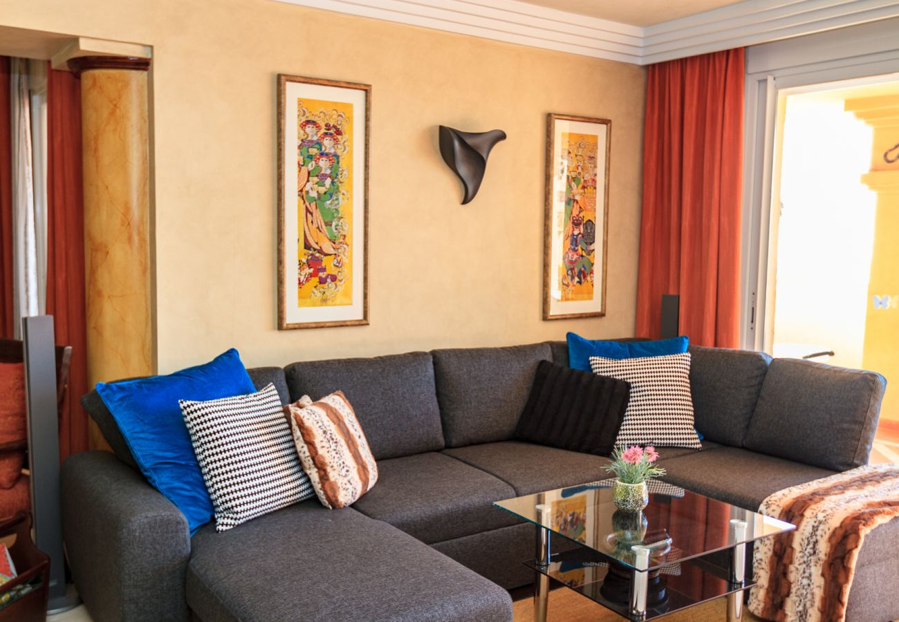 Ferienwohnung in Marbella - Albatros Hill Marbella - Exclusive 3 bed / 3 bath apartment