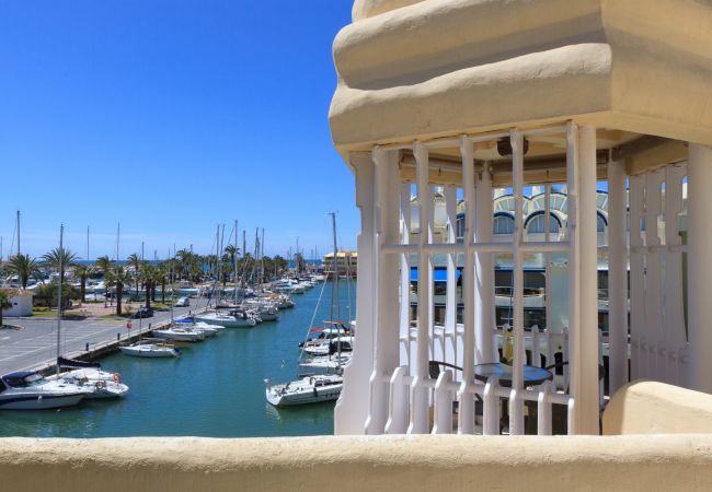 Ferienwohnung in Benalmádena - Puerto Marina - 2 terraces and direct view to the Marina