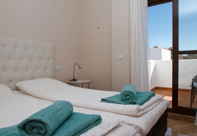 Ferienwohnung in Estepona - Golf Hills Marbella - Beautiful decorated incl. lounge terrace