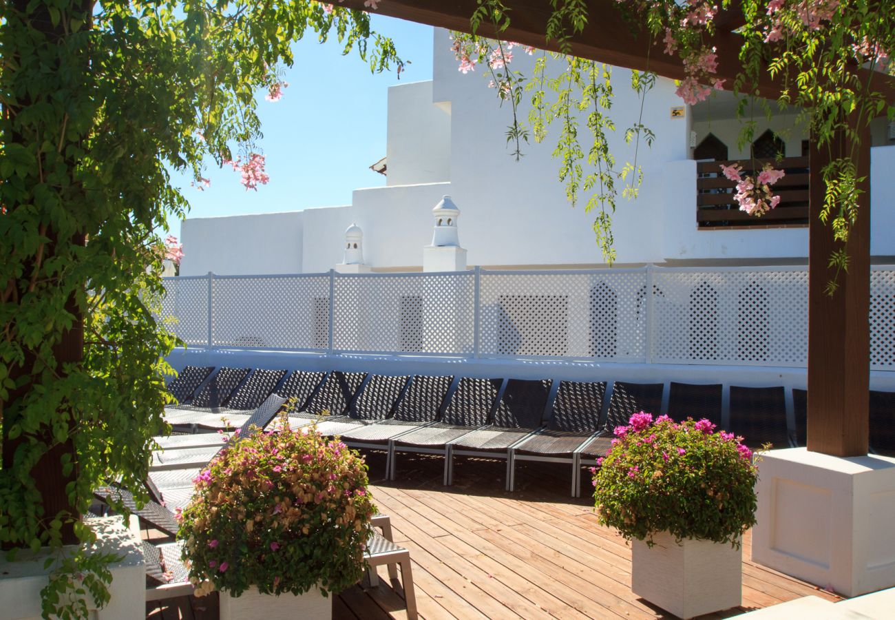 Ferienwohnung in Estepona - Top del Golf Hills Marbella - Large roof top lounge terrace