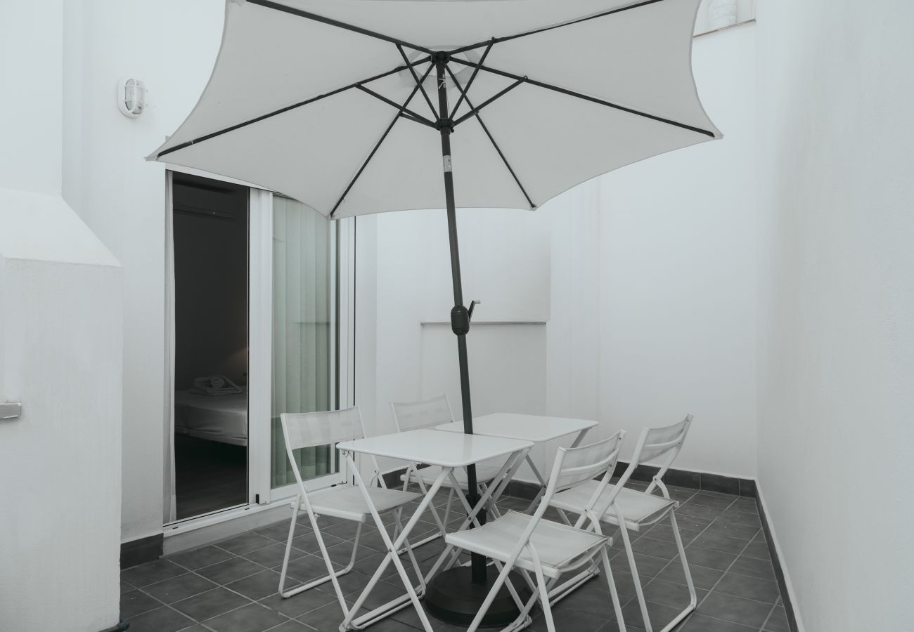 Ferienwohnung in Málaga - Pompidou Boutique Apartment with Terrace 1A 