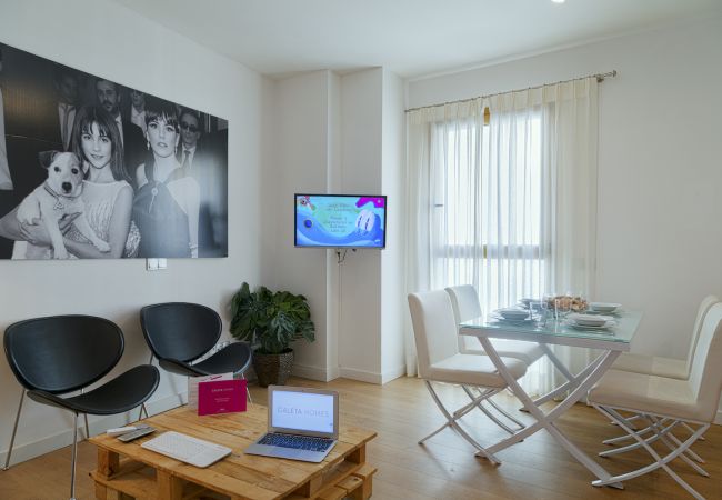  in Málaga - Pompidou Boutique Apartment with Terrace 1B