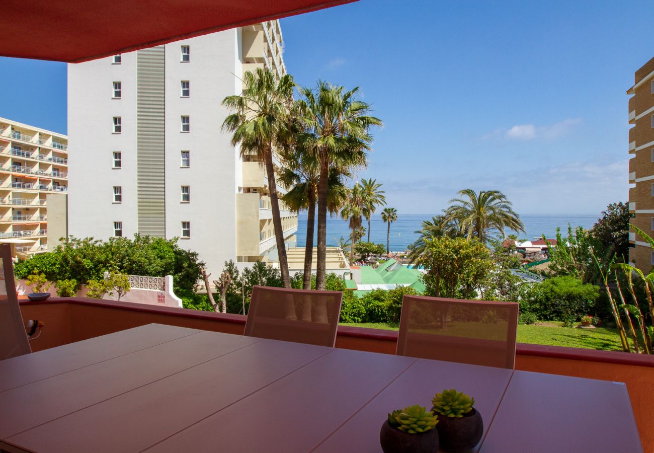 Ferienwohnung in Torremolinos - Lydia Uno - Exclusive apartment for 8 near beach and restaurants