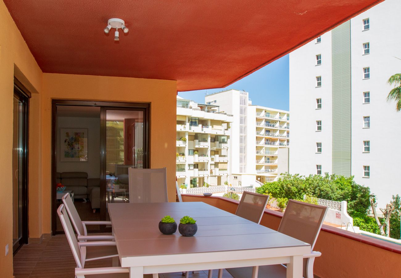 Ferienwohnung in Torremolinos - Lydia Uno - Exclusive apartment for 8 near beach and restaurants