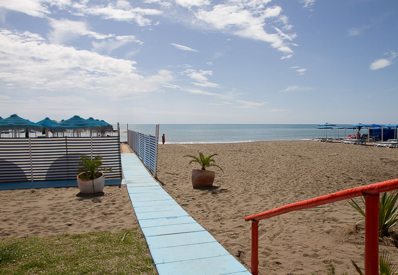 Ferienwohnung in Torremolinos - Lydia Uno - Exclusive apartment for 8 near beach and restaurants