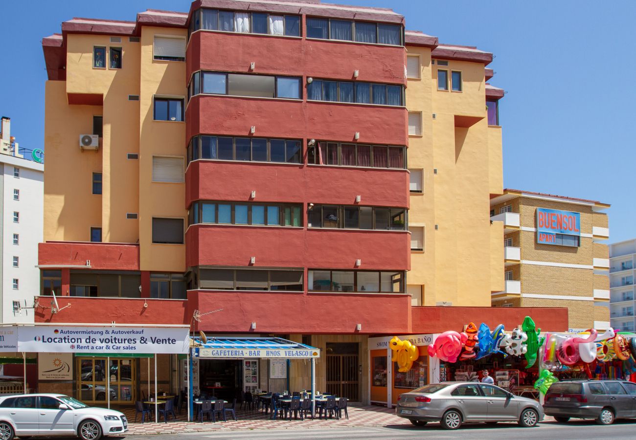 Ferienwohnung in Torremolinos - Lydia Uno - Exclusive apartment for 8 near beach and restaurants