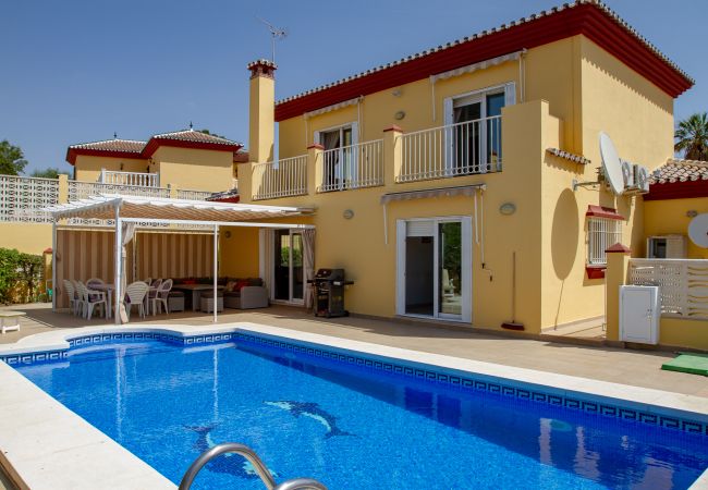 Villa in Caleta de velez - Villa Samara - Lovely large villa. Great for families and groups