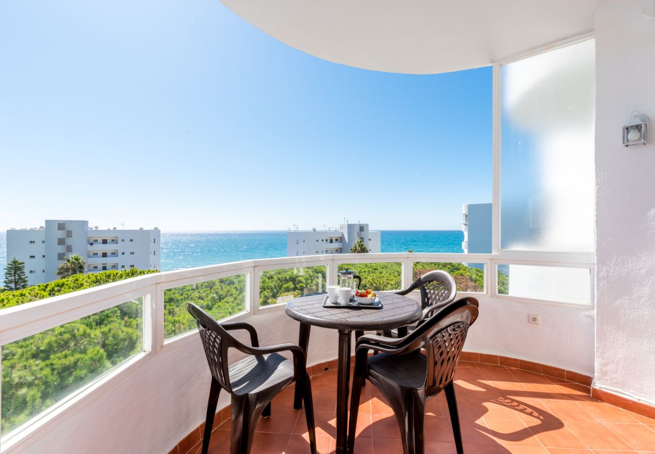 Ferienwohnung in Mijas - Algaida Beach Apartment, Calahonda de Mijas