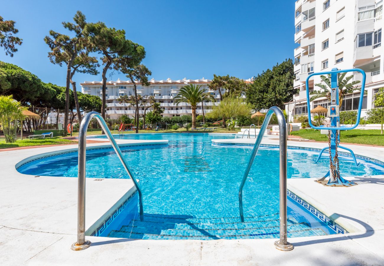 Ferienwohnung in Mijas - Algaida Beach Apartment, Calahonda de Mijas