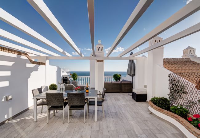 Ferienwohnung in Benalmádena - Balcon de Benalmadena - Unique Penthouse Terrace w/ Mediterranean View