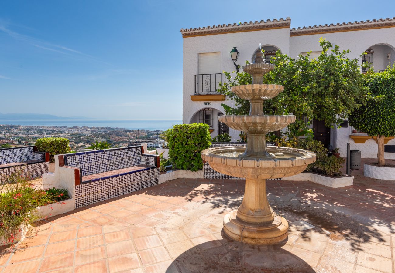 Doppelhaushälfte in Benalmádena - Casa de la Buena Vida  | 3 Bedroom Townhouse with Sea View 