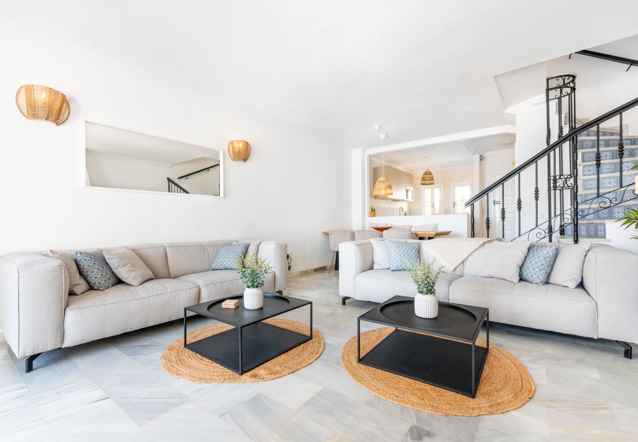 Doppelhaushälfte in Benalmádena - Casa de la Buena Vida  | 3 Bedroom Townhouse with Sea View 