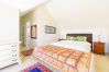 Ferienwohnung in Marbella - Elviria Hills Penthouse – Idyllische Golf- und Meerblick-Oase in Marbella