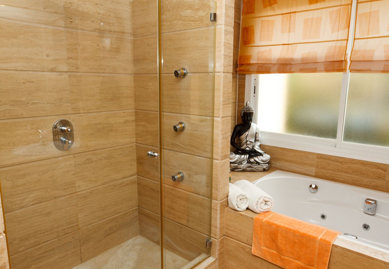 Apartment in Marbella - Albatros Hill Marbella - Exclusive 3 bed / 3 bath apartment