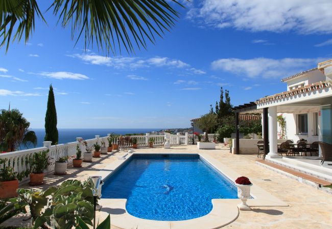 Villa/Dettached house in Mijas Costa - Villa Azalea - Exclusive villa with unique mediterranean view