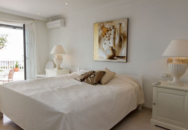 Villa in Mijas Costa - Villa Azalea - Exclusive villa with unique mediterranean view Villa in Mijas Costa - Villa Azalea - Exclusive villa with unique mediterranean view