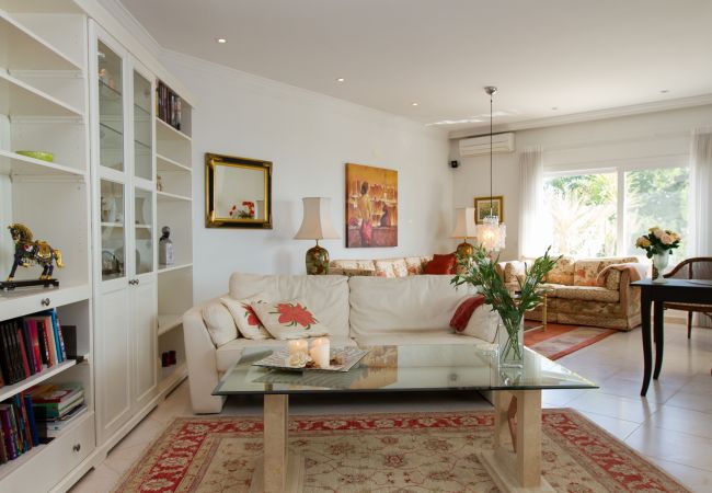Villa in Mijas Costa - Villa Azalea - Exclusive villa with unique mediterranean view Villa in Mijas Costa - Villa Azalea - Exclusive villa with unique mediterranean view