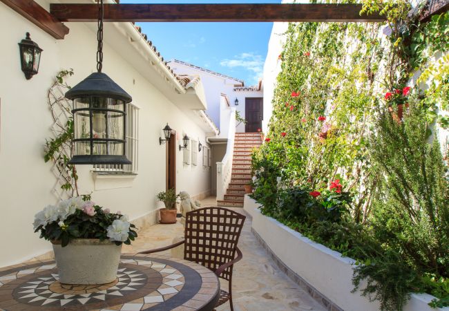Villa in Mijas Costa - Villa Azalea - Exclusive villa with unique mediterranean view Villa in Mijas Costa - Villa Azalea - Exclusive villa with unique mediterranean view