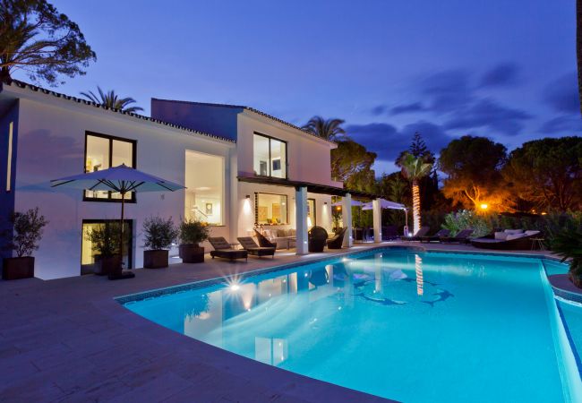 Villa in Marbella - La Corsa Marbella - Luxury 5 bed/bath villa with private pool, jacuzzi Villa in Marbella - La Corsa Marbella - Luxury 5 bed/bath villa with private pool, jacuzzi
