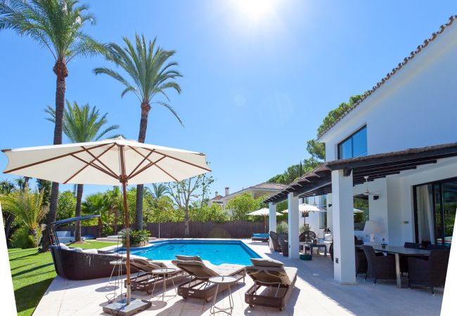 Villa in Marbella - La Corsa Marbella - Luxury 5 bed/bath villa with private pool, jacuzzi Villa in Marbella - La Corsa Marbella - Luxury 5 bed/bath villa with private pool, jacuzzi