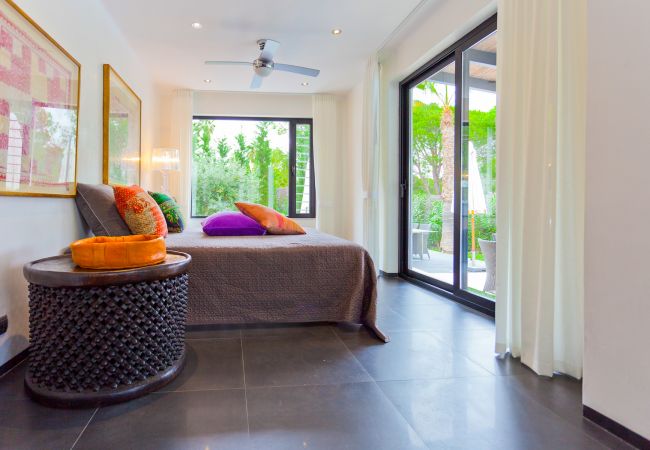 Villa in Marbella - La Corsa Marbella - Luxury 5 bed/bath villa with private pool, jacuzzi Villa in Marbella - La Corsa Marbella - Luxury 5 bed/bath villa with private pool, jacuzzi