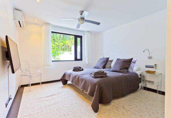 Villa in Marbella - La Corsa Marbella - Luxury 5 bed/bath villa with private pool, jacuzzi Villa in Marbella - La Corsa Marbella - Luxury 5 bed/bath villa with private pool, jacuzzi