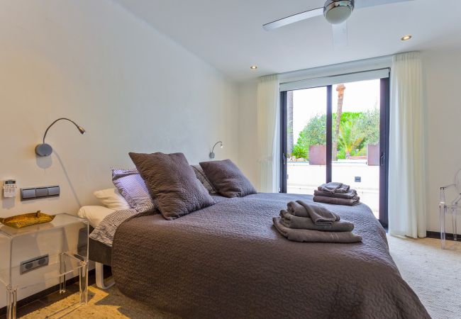 Villa in Marbella - La Corsa Marbella - Luxury 5 bed/bath villa with private pool, jacuzzi Villa in Marbella - La Corsa Marbella - Luxury 5 bed/bath villa with private pool, jacuzzi