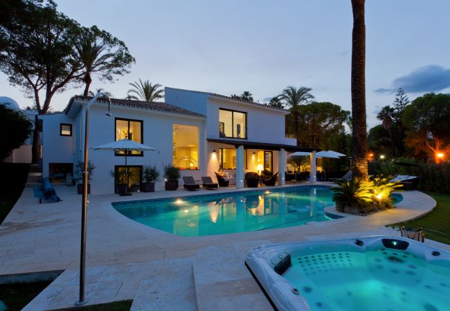 Villa in Marbella - La Corsa Marbella - Luxury 5 bed/bath villa with private pool, jacuzzi Villa in Marbella - La Corsa Marbella - Luxury 5 bed/bath villa with private pool, jacuzzi