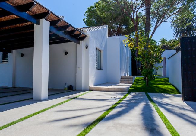 Villa in Marbella - La Corsa Marbella - Luxury 5 bed/bath villa with private pool, jacuzzi Villa in Marbella - La Corsa Marbella - Luxury 5 bed/bath villa with private pool, jacuzzi