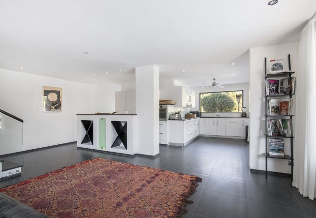 Villa in Marbella - La Corsa Marbella - Luxury 5 bed/bath villa with private pool, jacuzzi Villa in Marbella - La Corsa Marbella - Luxury 5 bed/bath villa with private pool, jacuzzi