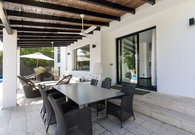 Villa in Marbella - La Corsa Marbella - Luxury 5 bed/bath villa with private pool, jacuzzi Villa in Marbella - La Corsa Marbella - Luxury 5 bed/bath villa with private pool, jacuzzi