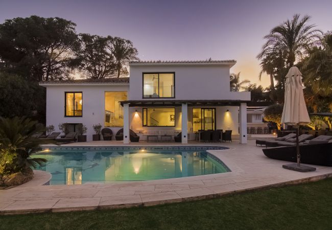 Villa in Marbella - La Corsa Marbella - Luxury 5 bed/bath villa with private pool, jacuzzi Villa in Marbella - La Corsa Marbella - Luxury 5 bed/bath villa with private pool, jacuzzi