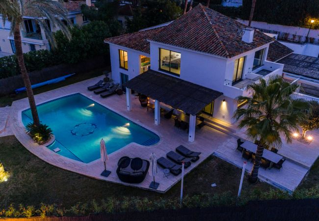 Villa in Marbella - La Corsa Marbella - Luxury 5 bed/bath villa with private pool, jacuzzi Villa in Marbella - La Corsa Marbella - Luxury 5 bed/bath villa with private pool, jacuzzi