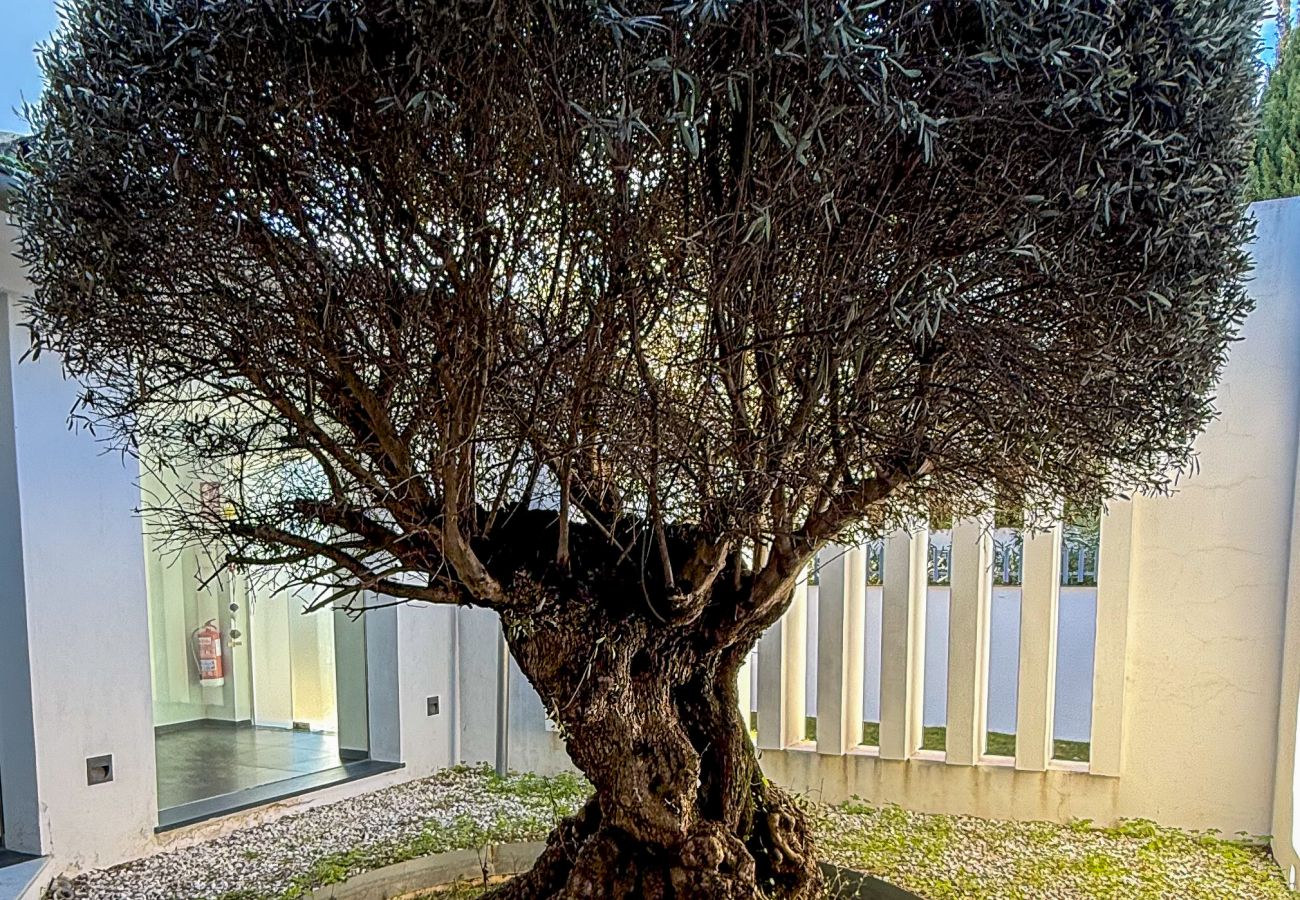 Villa in Marbella - La Corsa Marbella - Luxury 5 bed/bath villa with private pool, jacuzzi