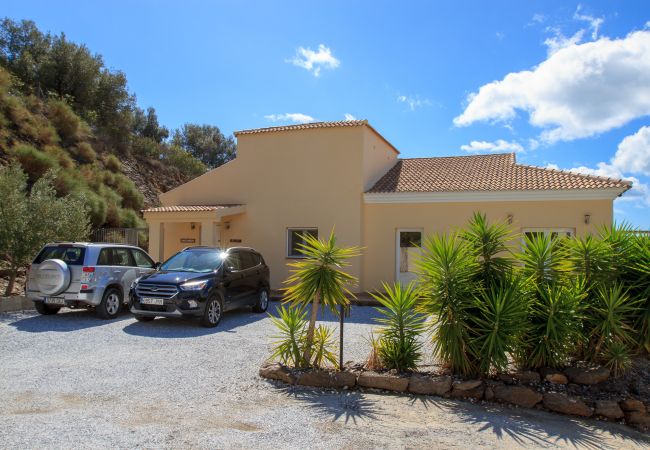 Villa in Algarrobo - Casa Turbolina - Large Country House with Private Pool Villa in Algarrobo - Casa Turbolina - Large Country House with Private Pool