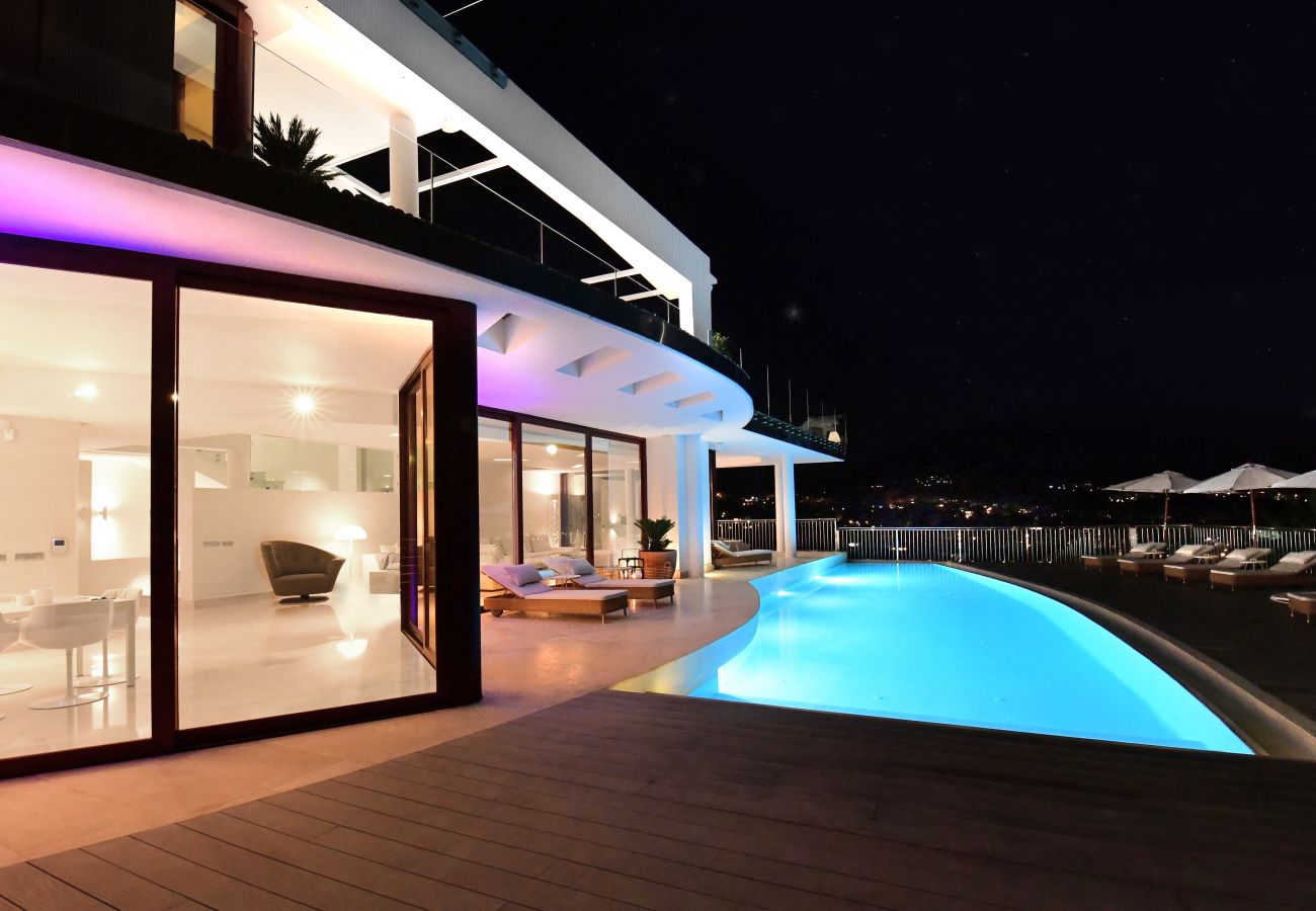 Villa in Marbella - Casa Blanca Marbella - Exclusive Luxury Villa  