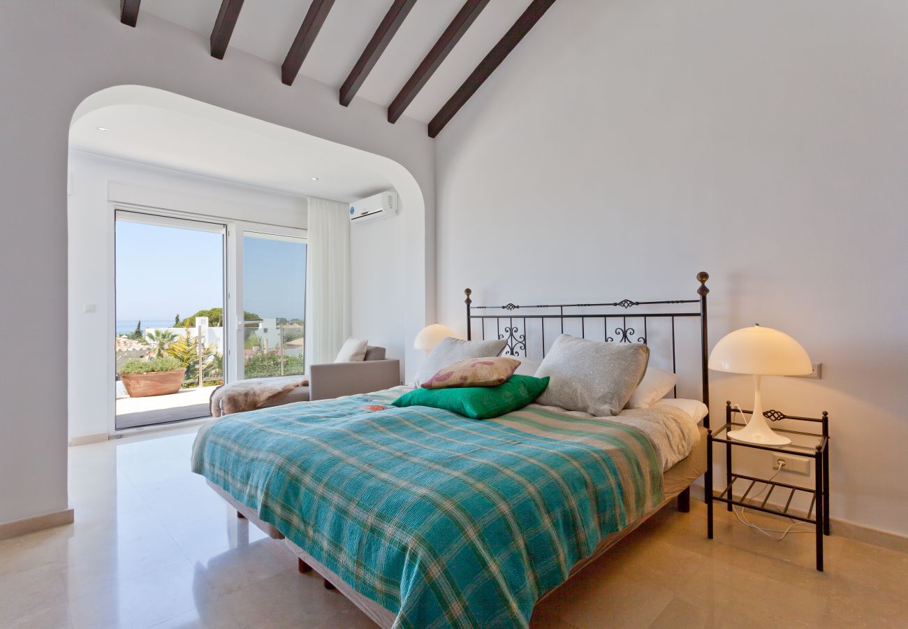 Villa in Marbella - El Rosario Marbella - Luxury 6 bed/bath villa, private pool, jacuzzi