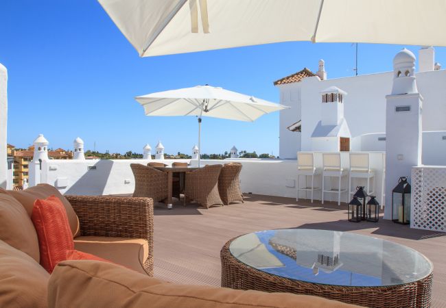 Apartment in Estepona - Top del Golf Hills Marbella - Large roof top lounge terrace Apartment in Estepona - Top del Golf Hills Marbella - Large roof top lounge terrace